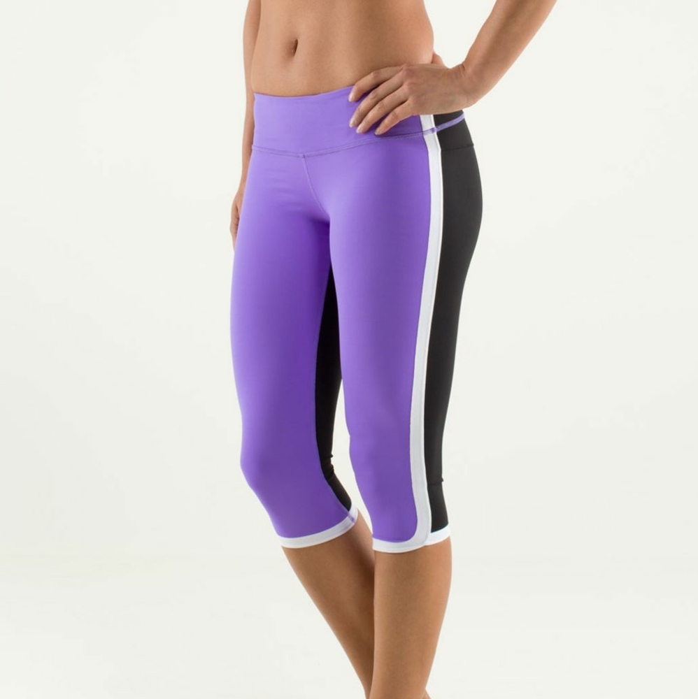 Lululemon ignite crop leggings. Size 6